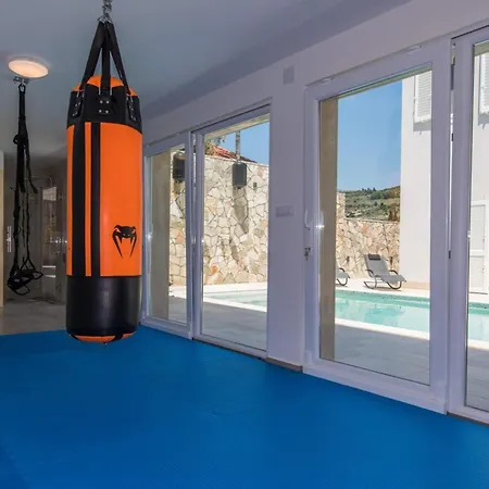 Villa Arilobos 5 Bedrooms Pool Central *