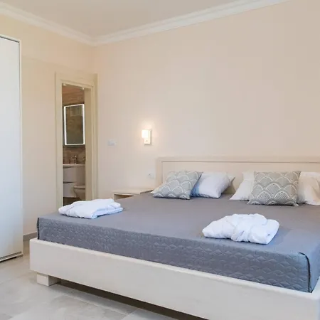 Villa Arilobos 5 Bedrooms Pool Central וילה *