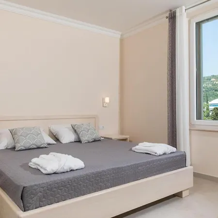Villa Arilobos 5 Bedrooms Pool Central וילה *