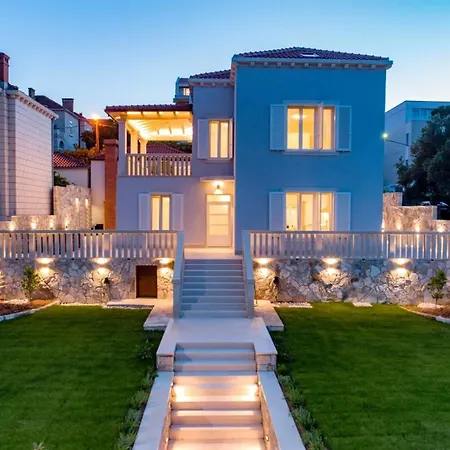 فيلة Villa Arilobos 5 Bedrooms Pool Central