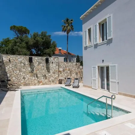 Villa Arilobos 5 Bedrooms Pool Central