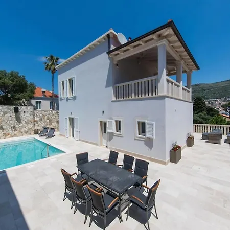 Villa Arilobos 5 Bedrooms Pool Central